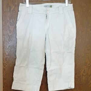 Old Navy Women's Cream Capris